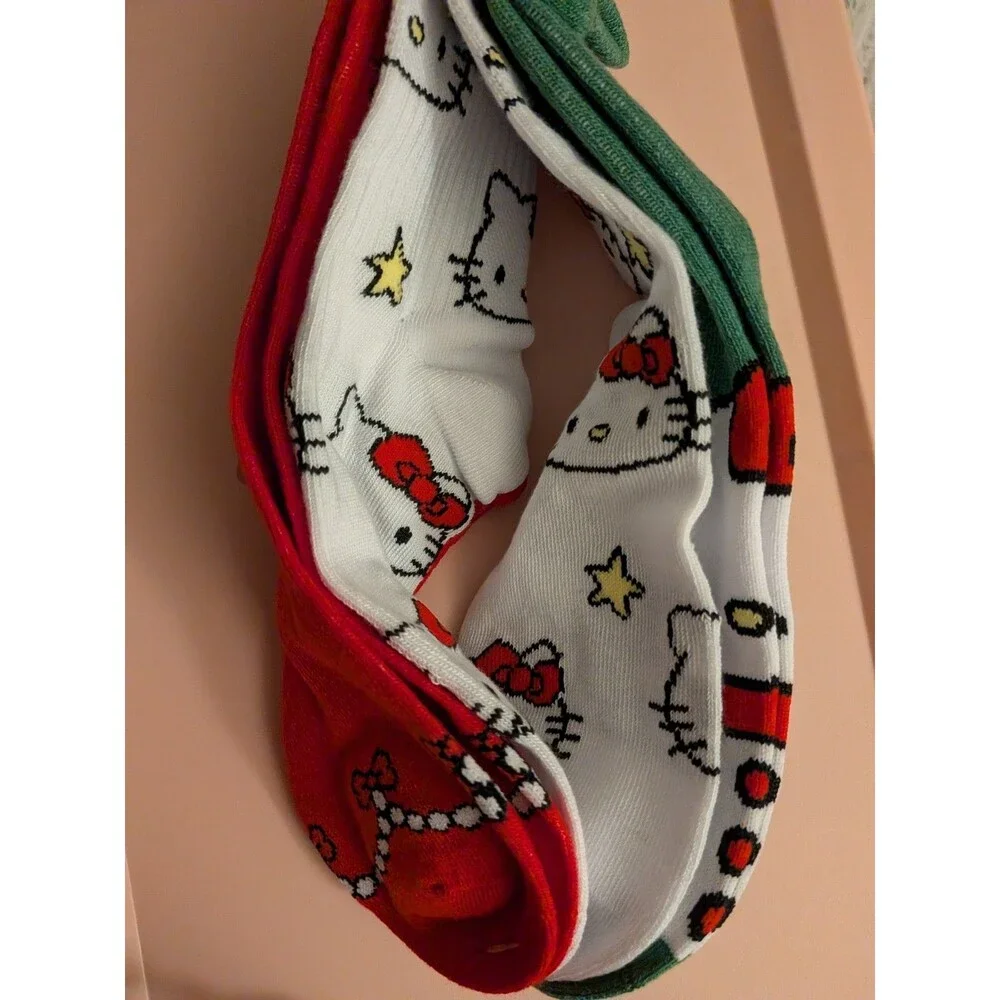 Hello Kitty Christmas Crew Socks Size 9-11 Holiday Sanrio Red Green White 3 Pair